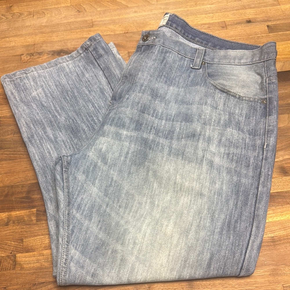 Alexander Julian Men's Relaxed Jeans in Light Blue